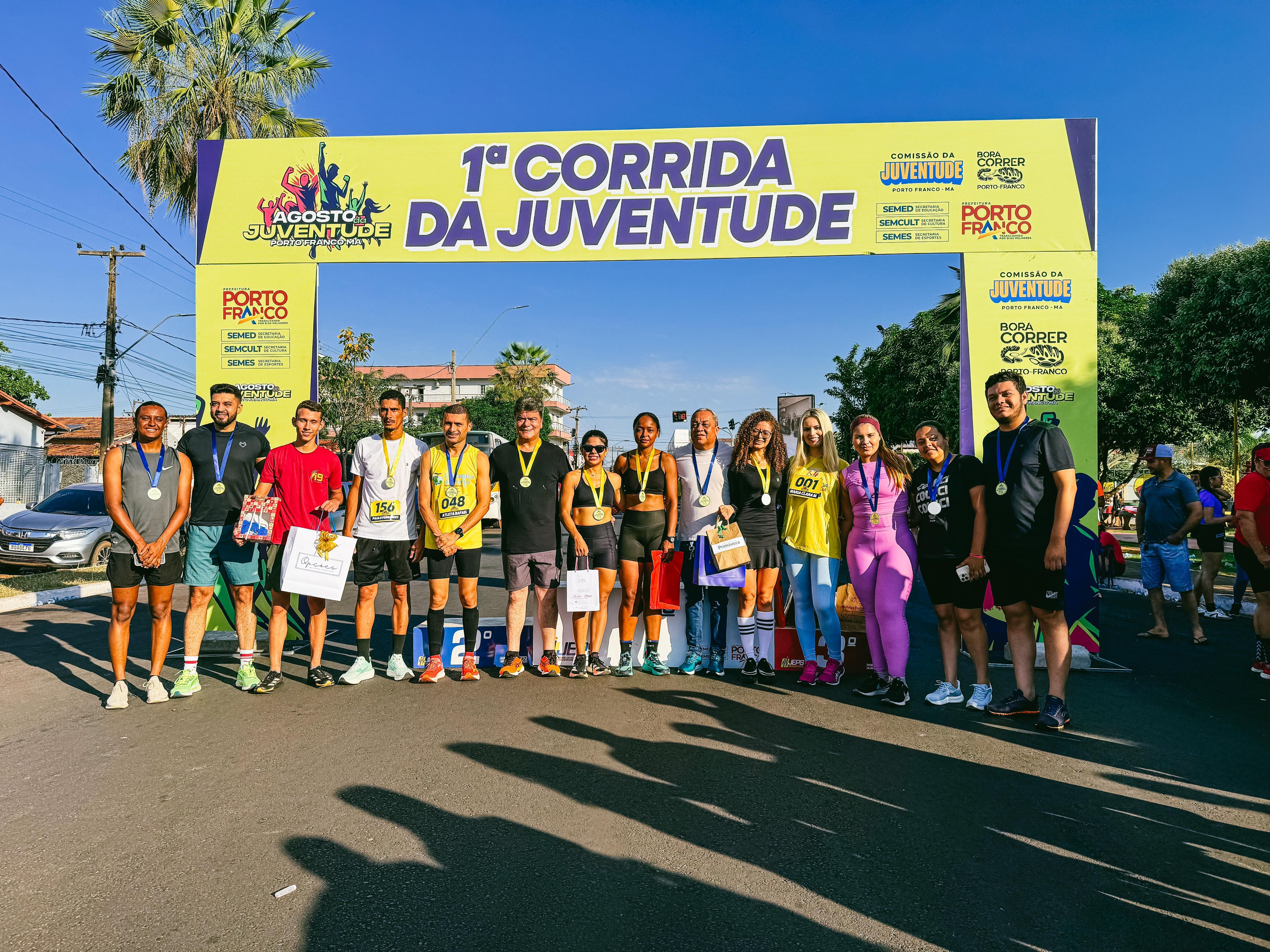 Corrida da Juventude reúne mais de 450 jovens em Porto Franco