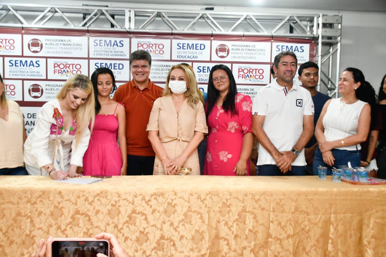 Prefeitura de Porto Franco firma compromisso com mais de 500 estudantes universitários por meio...