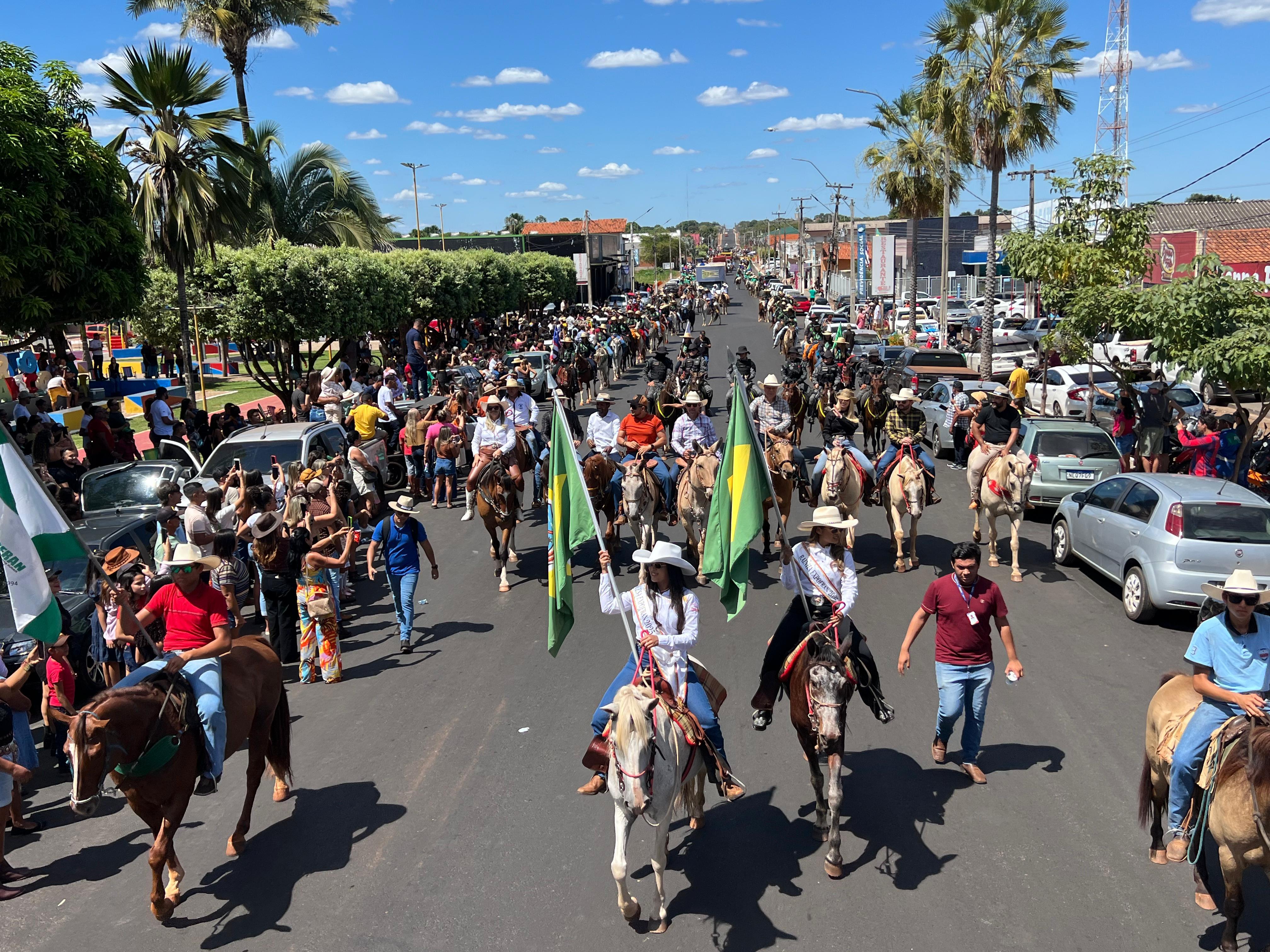 Cavalgada abre oficialmente a 28ª Expofran 2025 reunindo tradição, cultura e o fortalecimento d...