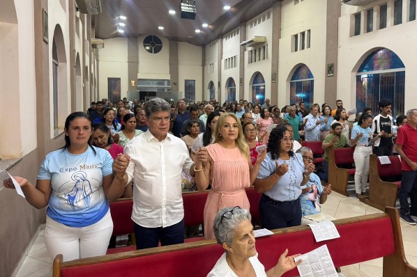 Porto Franco celebra Dia da Padroeira com fé, devoção, procissão e missa solene