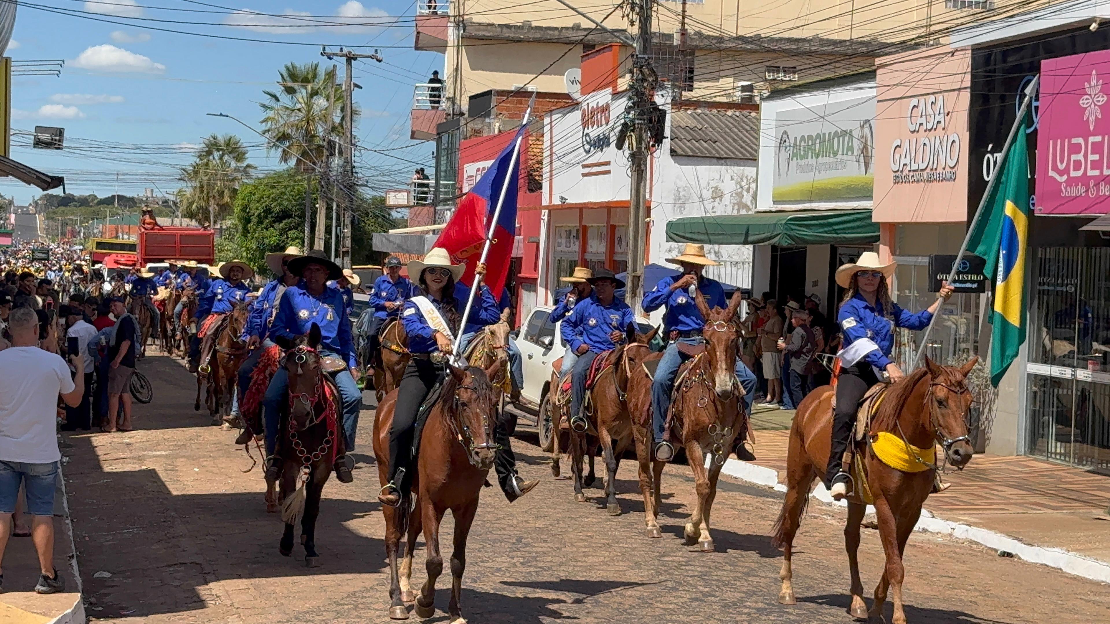 Cavalgada abre oficialmente a 28ª Expofran 2025 reunindo tradição, cultura e o fortalecimento d...