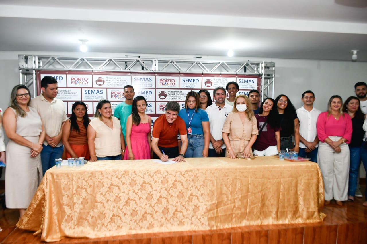 Prefeitura de Porto Franco firma compromisso com mais de 500 estudantes universitários por meio...
