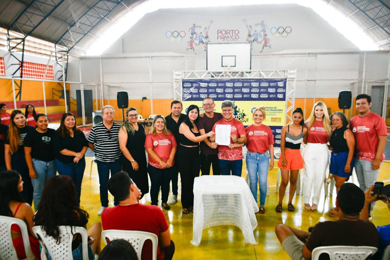 Prefeitura de Porto Franco garante apoio a mais de 500 estudantes universitários por meio do Au...