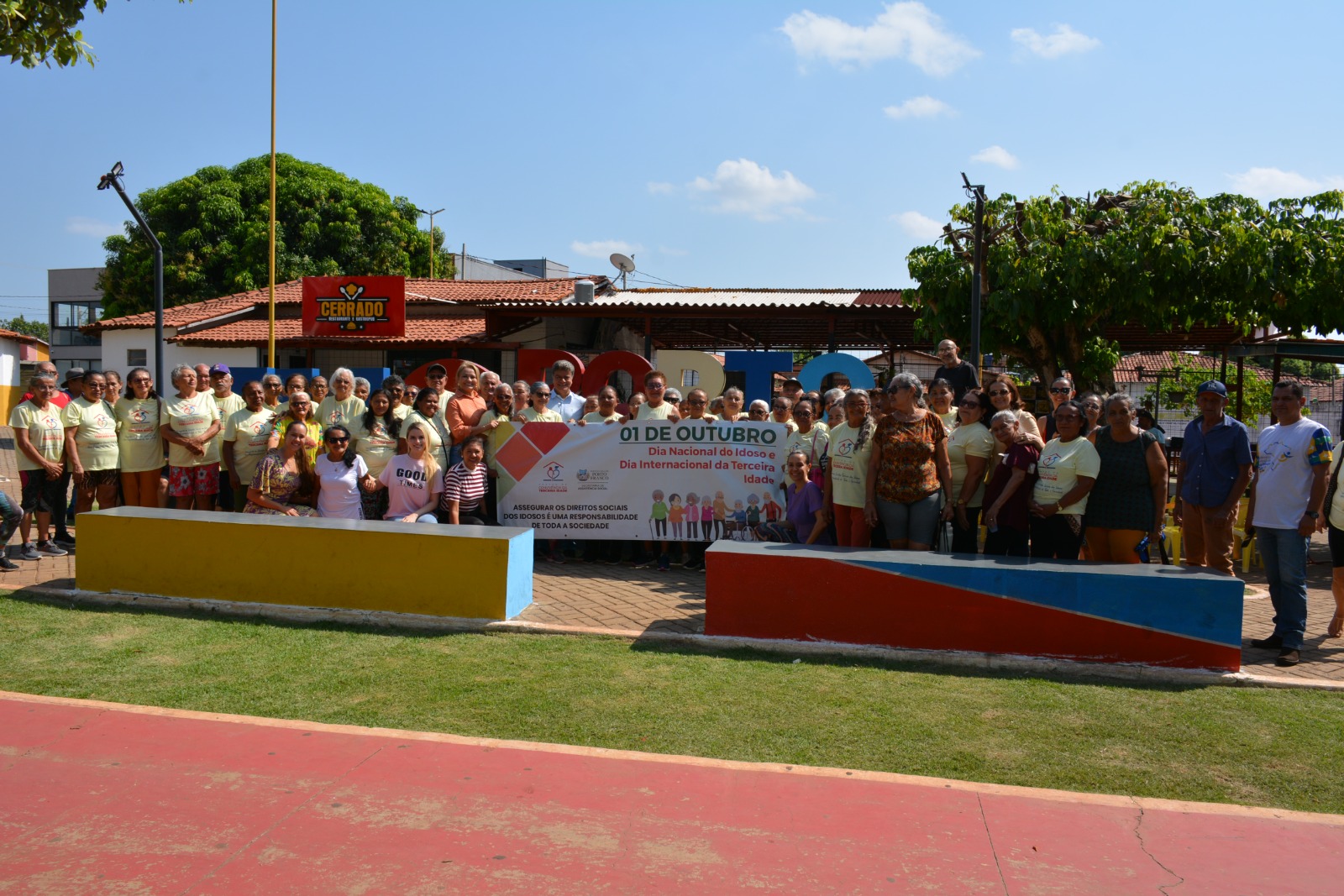 Prefeitura realiza ato alusivo ao Dia Internacional da Pessoa Idosa em Porto Franco  Nesta quar...