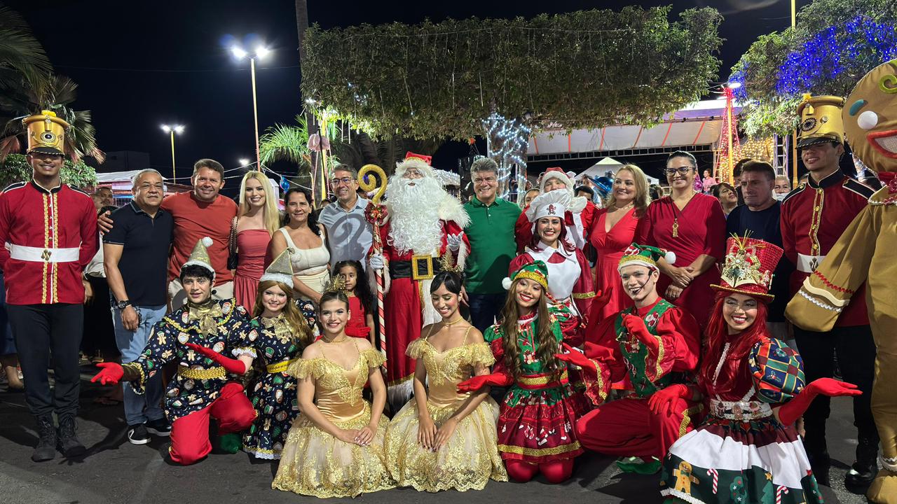 Abertura da Vila de Natal encanta Porto Franco