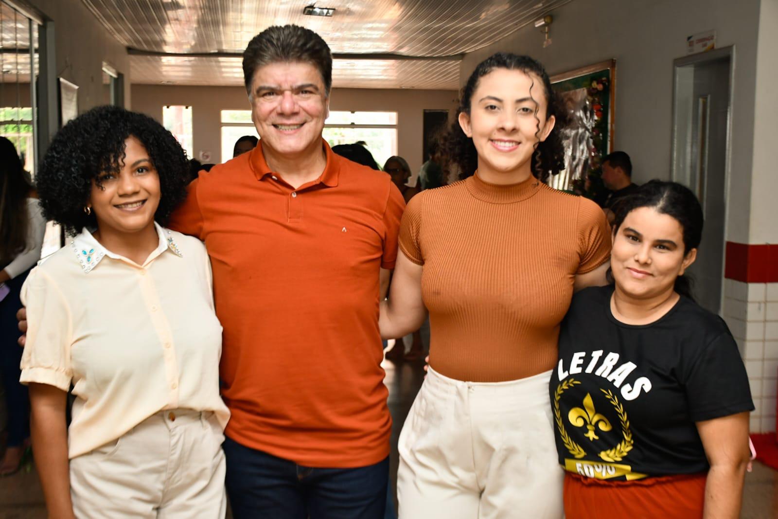 Prefeitura de Porto Franco firma compromisso com mais de 500 estudantes universitários por meio...
