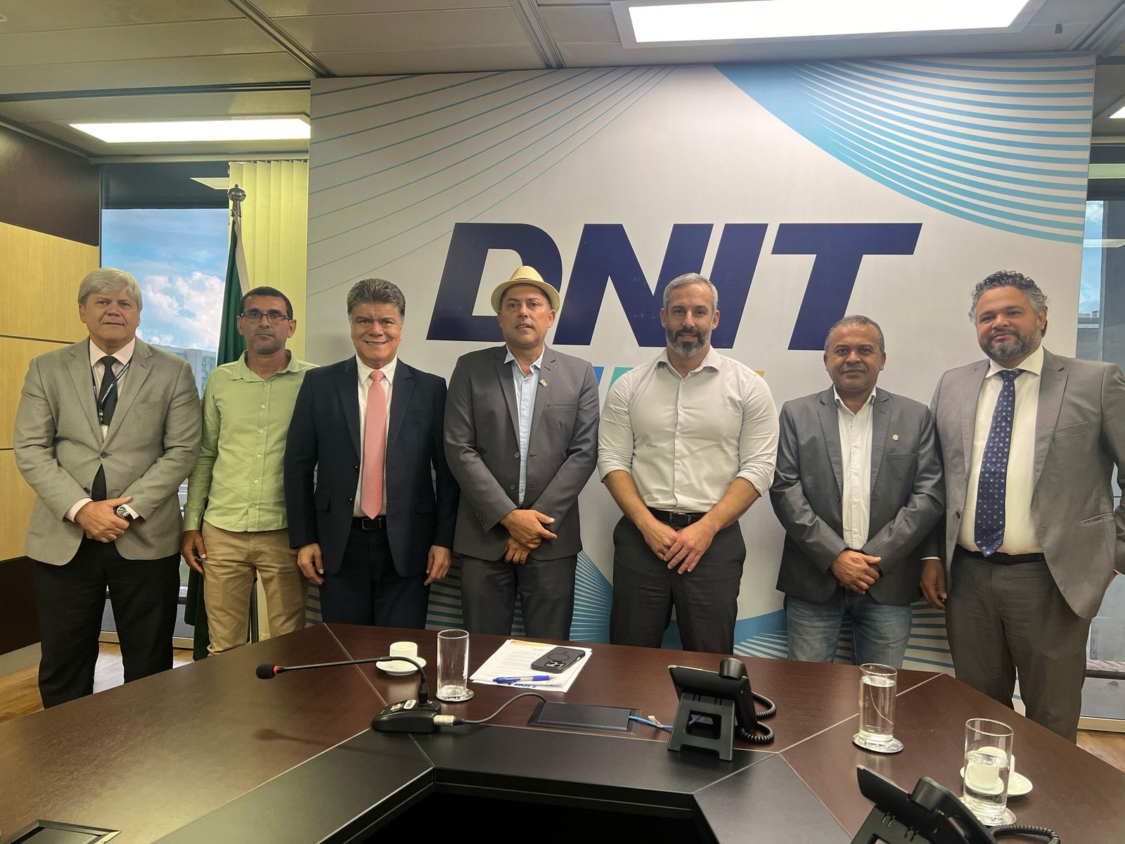 Deoclides Macedo cobra urgência do DNIT para recuperar infraestrutura de Porto Franco e BR-226
