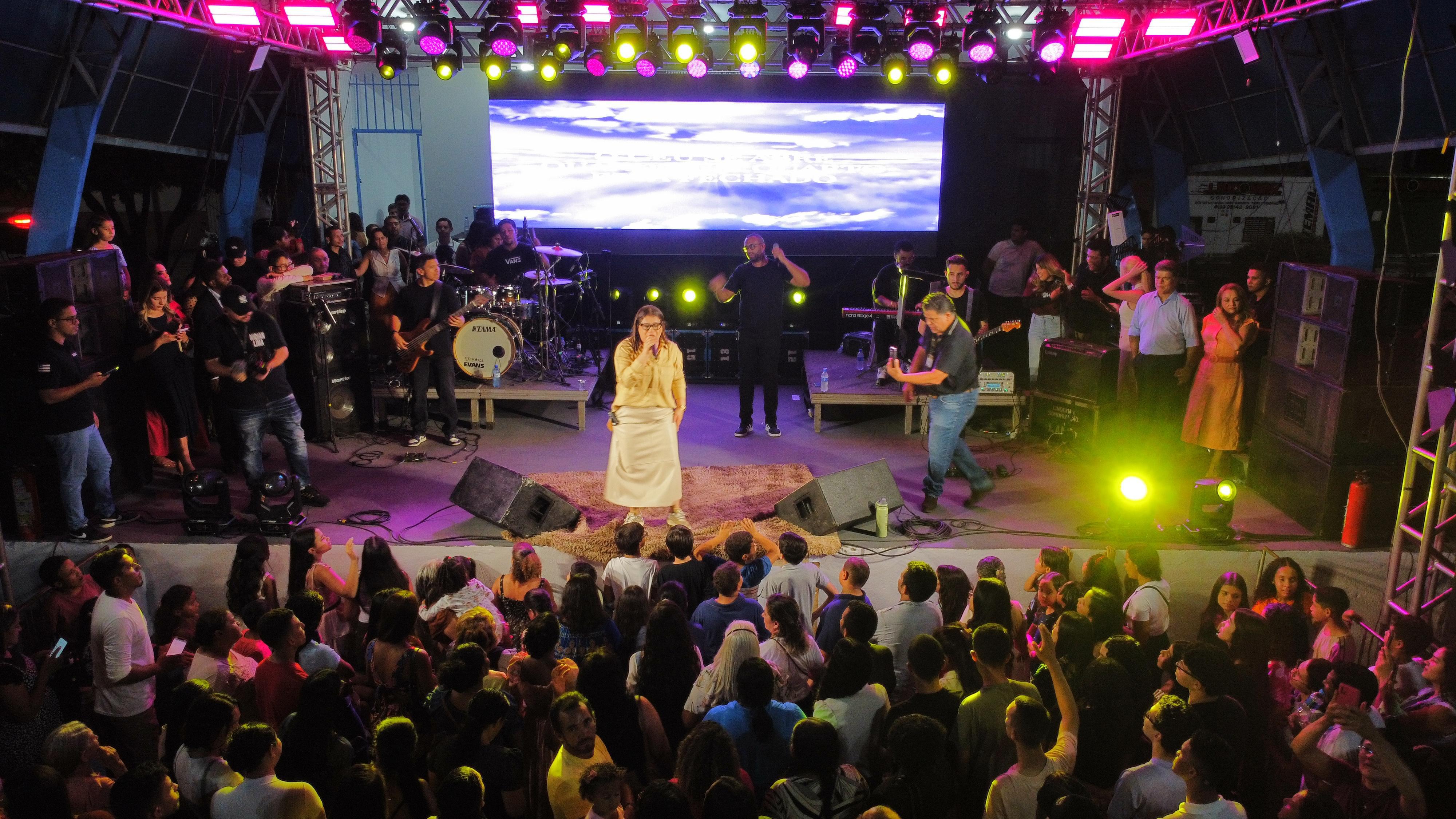 Multidão celebra o Dia Municipal do Evangélico em Porto Franco com noite de fé, louvor e gratid...