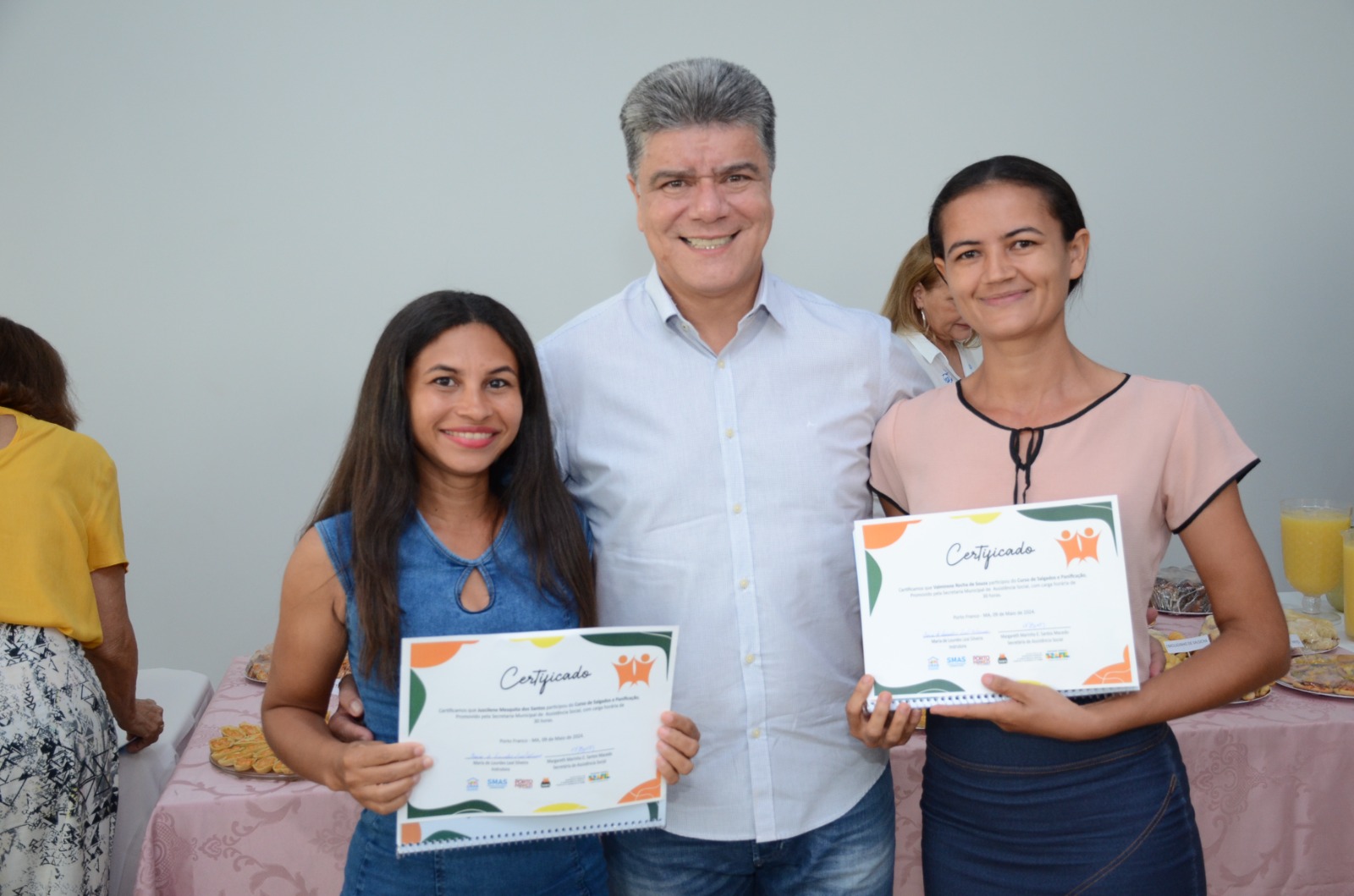 Dezenas de mulheres concluem curso de panificação e salgados no CRAS de Porto Franco