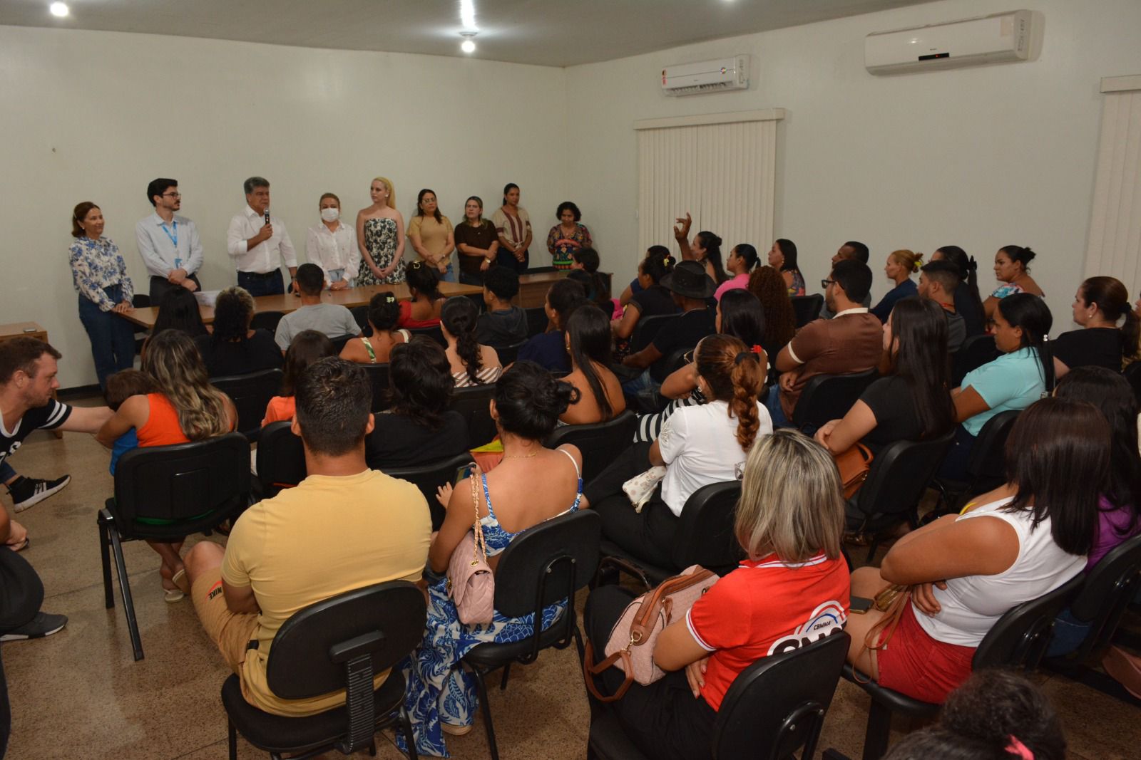 Ato de assinatura dos 50 primeiros contratos do Residencial Jardim Porto Franco I marca avanço...