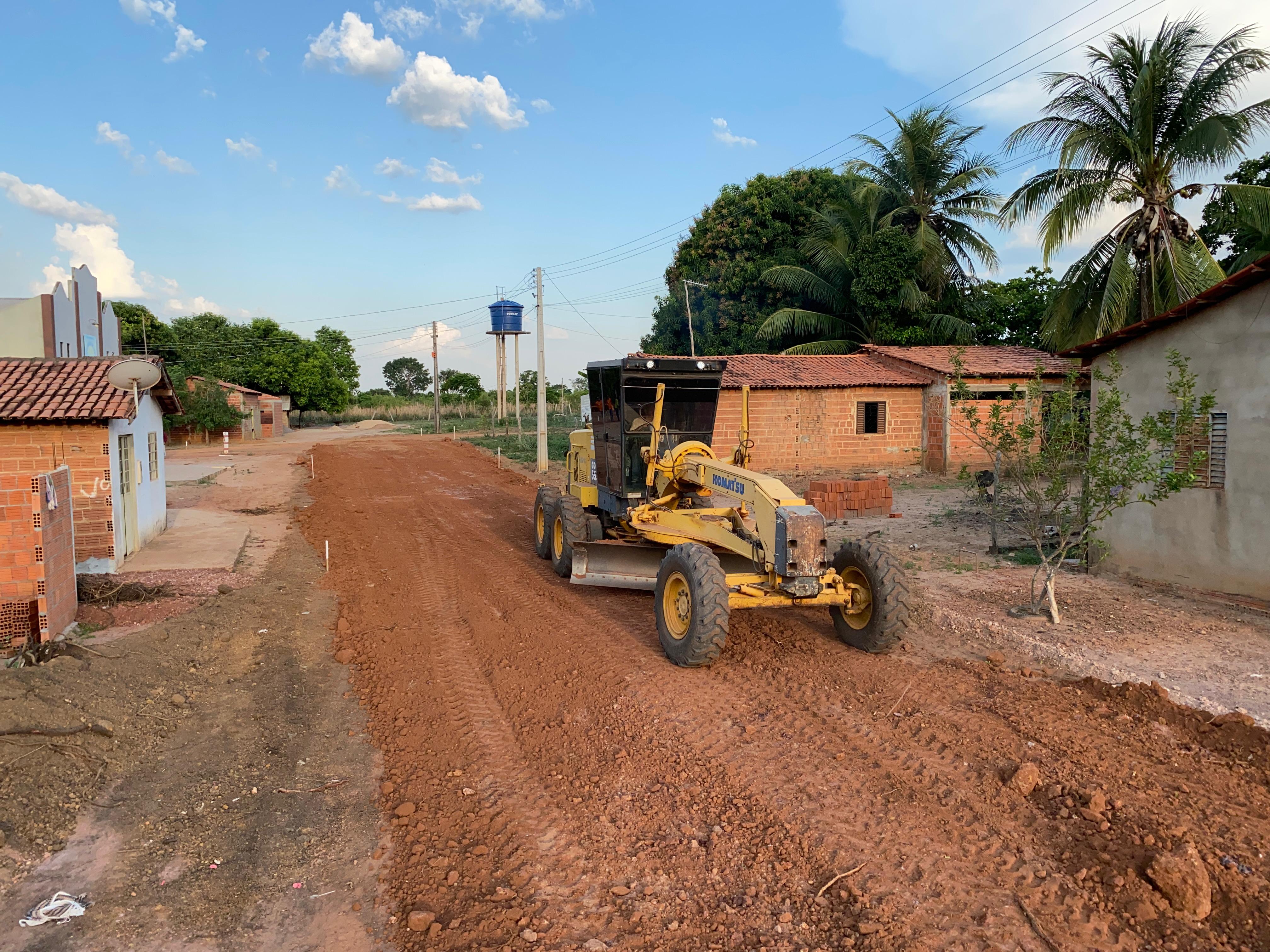 Prefeitura de Porto Franco realiza terraplanagem e pavimentação asfáltica no Assentamento Marav...