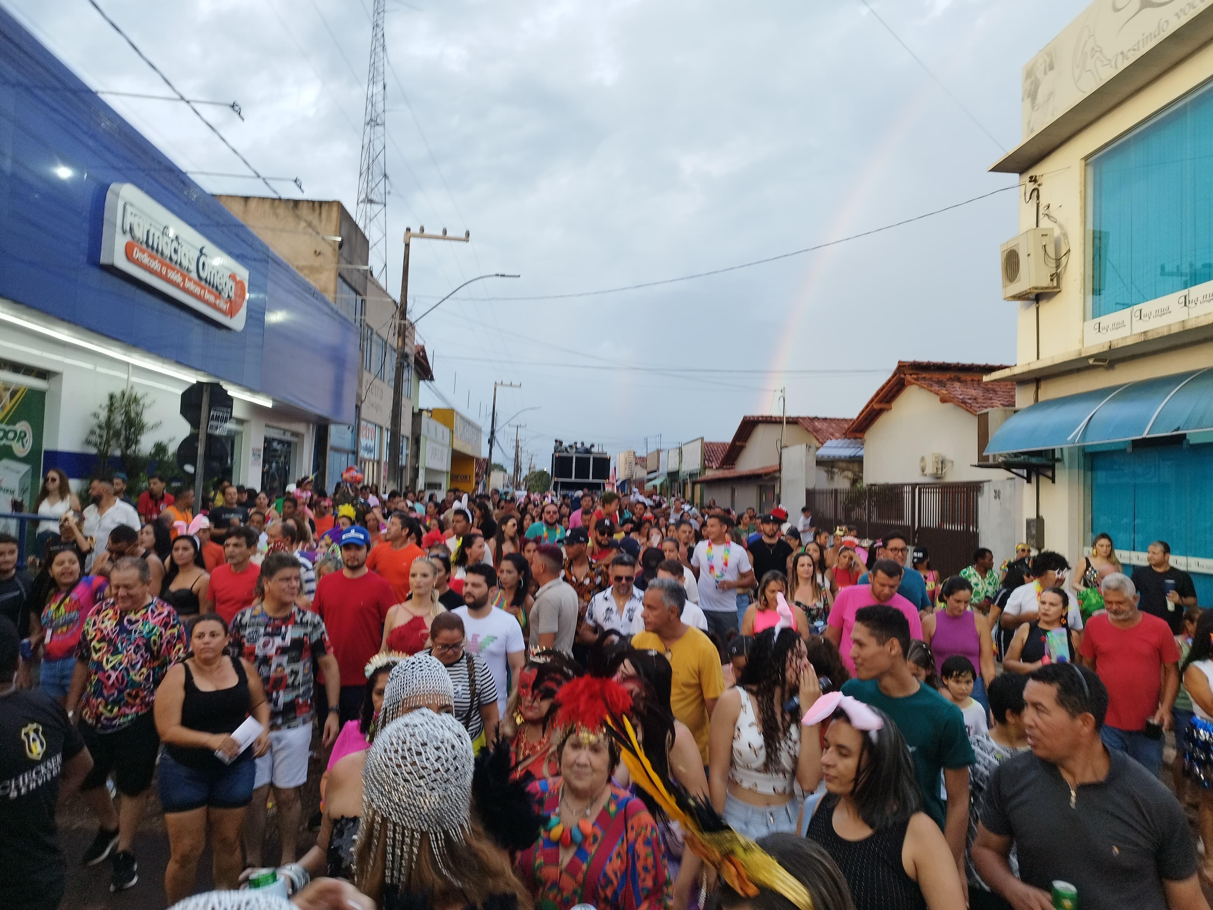 Bloco ‘Os Periquitos da Madame’ agita as ruas de Porto Franco no Carnaval 2025