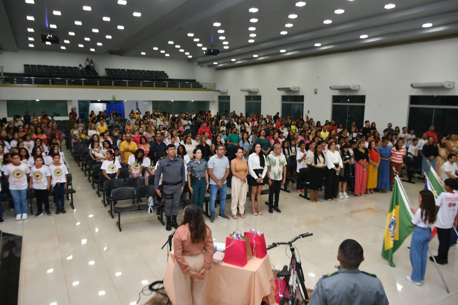 Prefeitura de Porto Franco realiza formatura de 316 alunos do 5º ano do PROERD e celebra a educ...