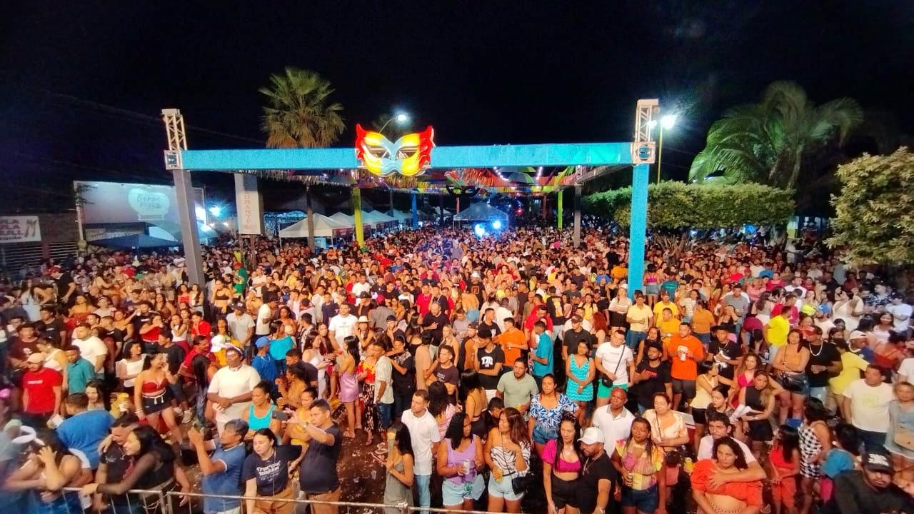 Sábado de folia: programação animada e irreverência marcam o segundo dia de Carnaval em Porto F...