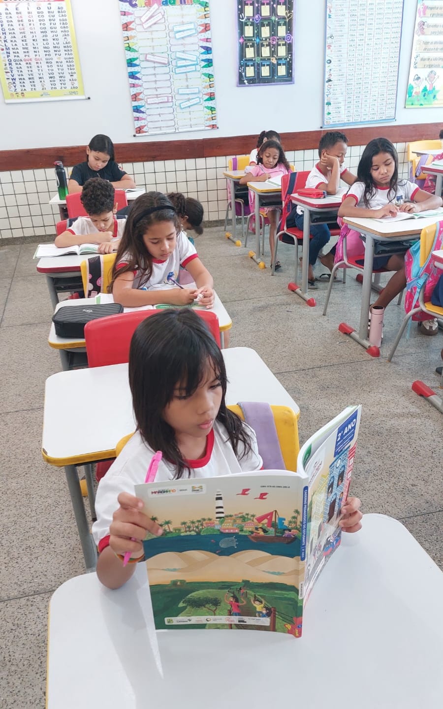 PORTO FRANCO: 1º lugar em Educação registra 85,33% de alunos alfabetizados e conquista selo our...