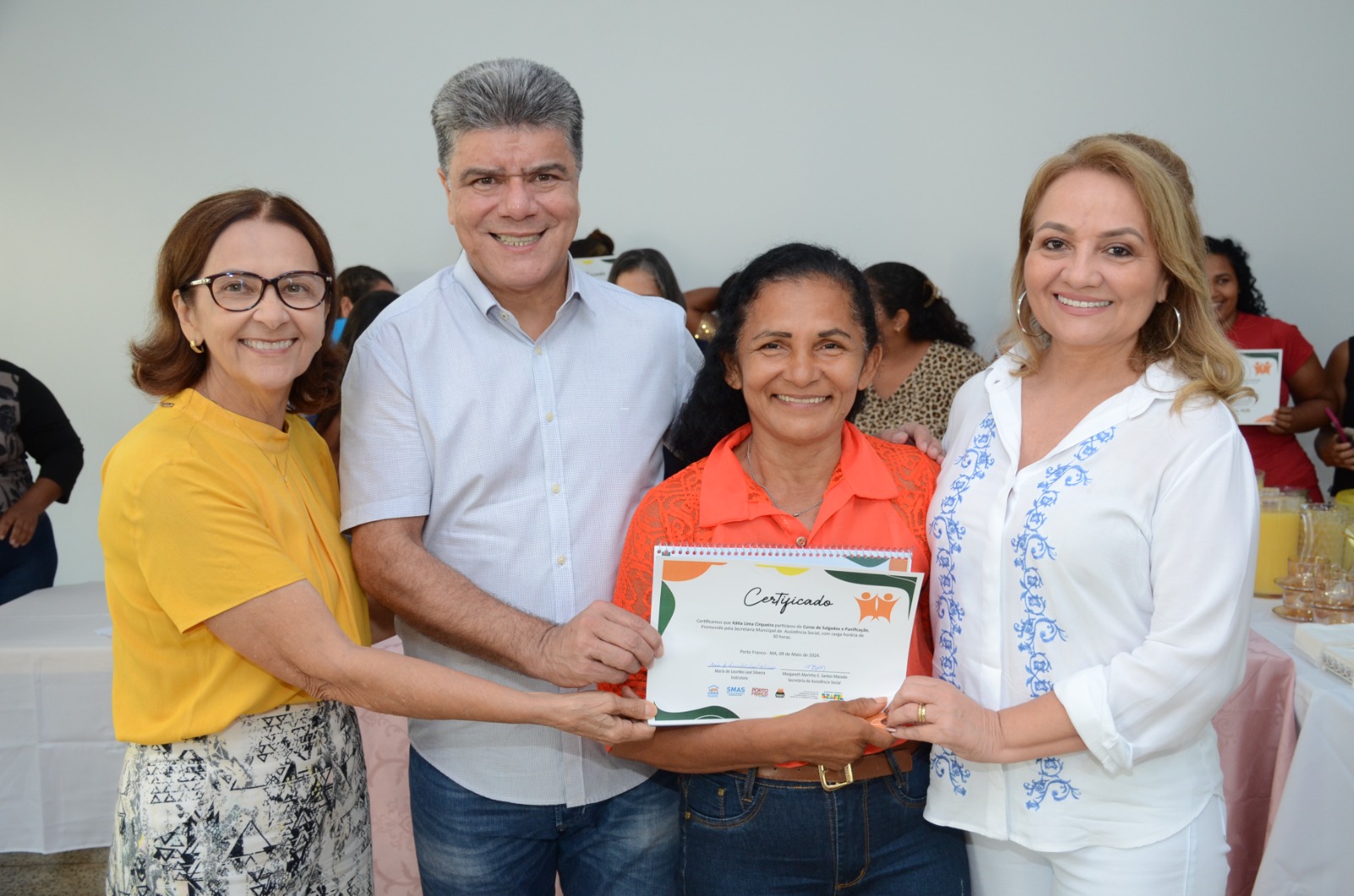 Dezenas de mulheres concluem curso de panificação e salgados no CRAS de Porto Franco