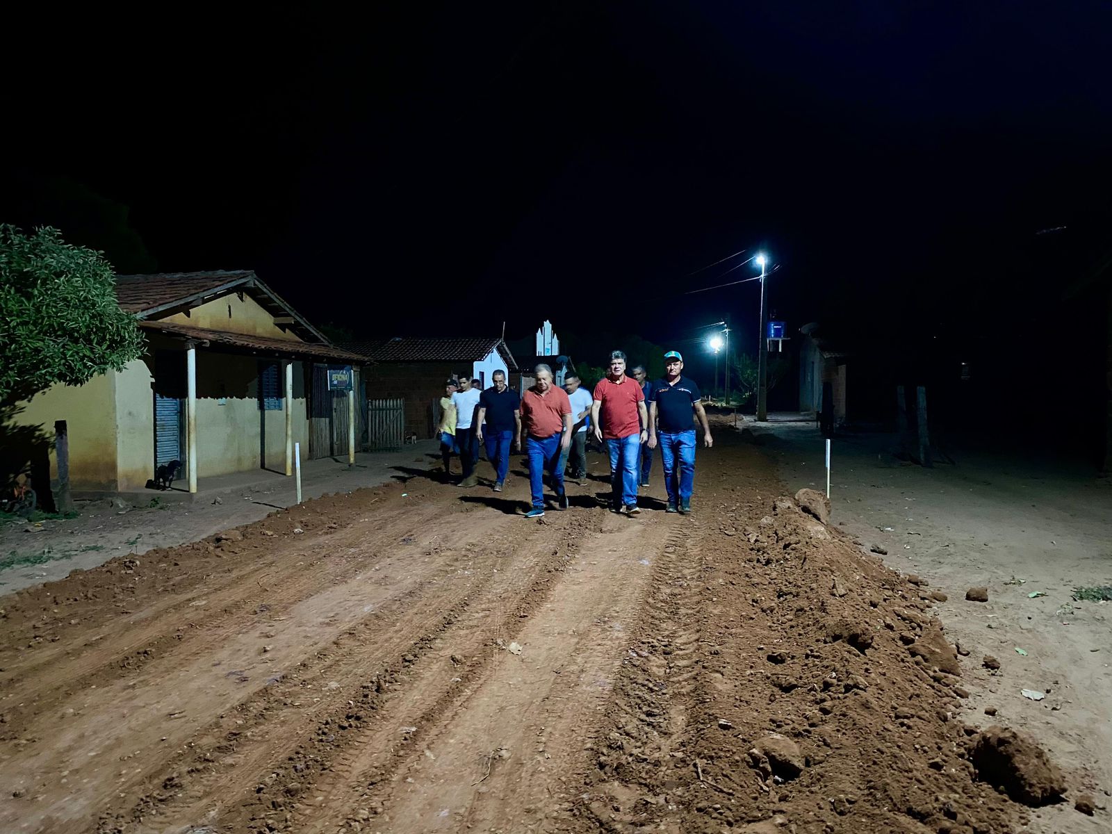 Prefeitura de Porto Franco realiza terraplanagem e pavimentação asfáltica no Assentamento Marav...